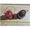 Image 4 : 2 barn lanterns