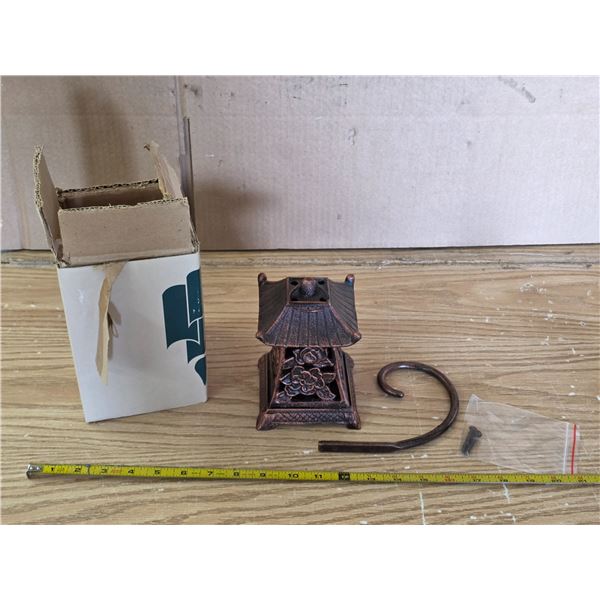 Metal decorative candle holder