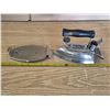 Image 1 : Vintage coleman iron