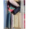 Image 2 : Rubbermaid drawer with womens wallets
