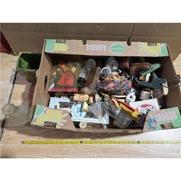 Box of misc collectables