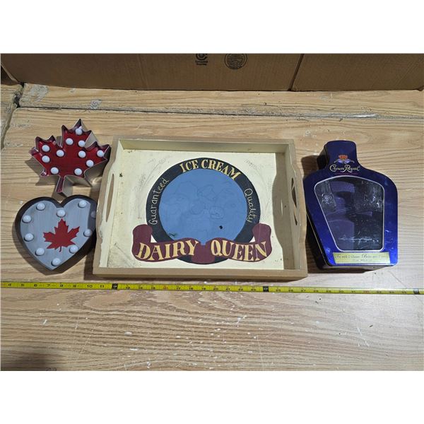 Lot of wall décor
