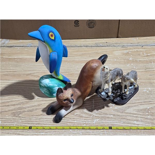 Lot of animal statues
