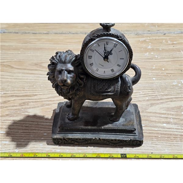 Plastic lion clock- not working