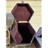 Image 3 : 3 storage boxes- and wicker shoes