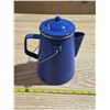 Image 1 : Blue teapot