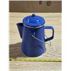Image 3 : Blue teapot
