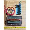 Image 3 : Lot of misc items- planters tin