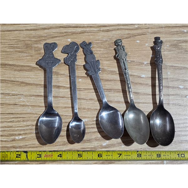 5 vintage cartoon character spoons- buggs bunny