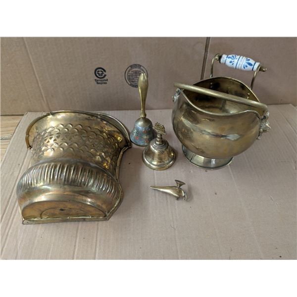 lot of Brass /Brass Plated Items (Bell, Décor, and etc.)