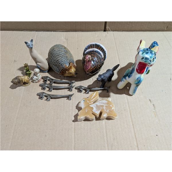 Vintage Wade Figurines, Cast Iron Dog, Décor cat, and etc.)
