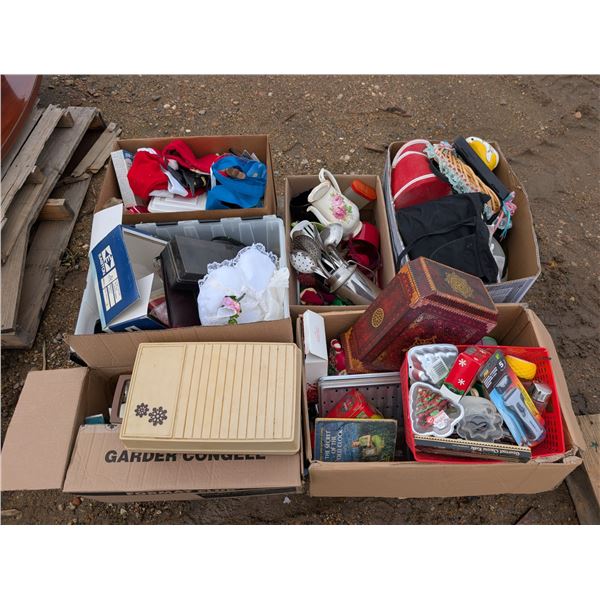 Pallet of Misc. Items (Dishware, Décor, Glassware, and etc.)
