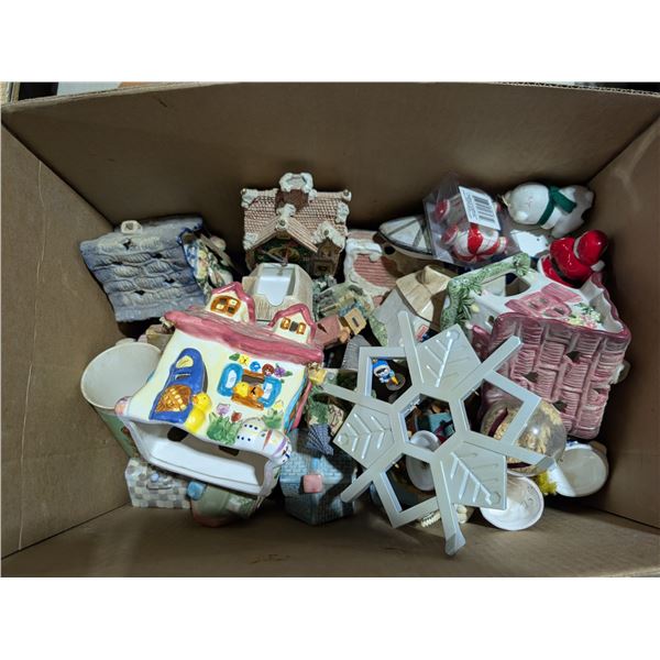 Box of Various Vintage Christmas Décor and Etc.