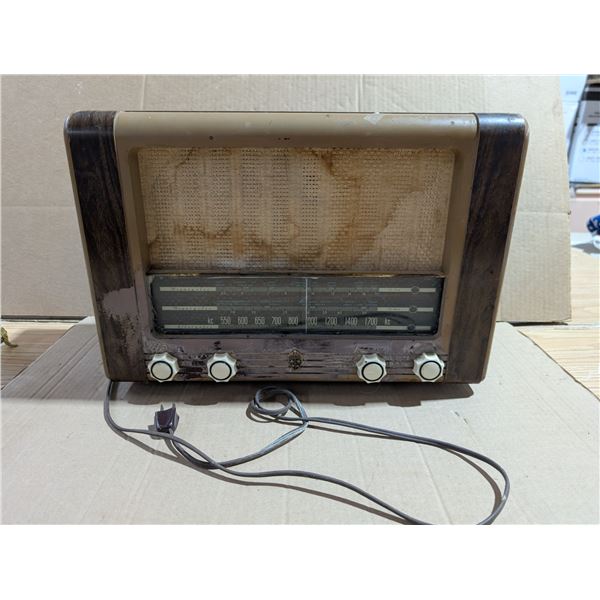Vintage Power Operated Radio Rogers Majestic (Not tested)