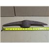 Image 3 : Vintage Pickaxe Head 18"