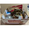Image 1 : Box of Vintage Items (Econo-Mizer, pail, Tins, and etc.)