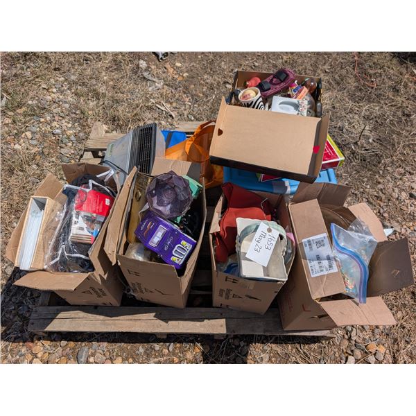 Pallet of Misc. Items (Picture Frames, Storage Tub of Misc. House Décor, and etc.)
