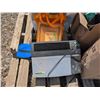 Image 3 : Pallet of Misc. Items (Picture Frames, Storage Tub of Misc. House Décor, and etc.)