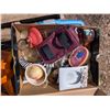 Image 5 : Pallet of Misc. Items (Picture Frames, Storage Tub of Misc. House Décor, and etc.)