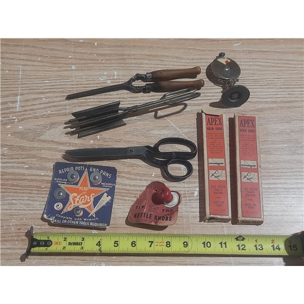 Vintage Hair Grooming Items.