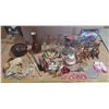 Image 1 : Kitchen Décor and Misc. Items.