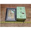 Image 1 : Small green jeweler box and picture frame