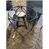 Image 3 : (2) Stools, and (2) Plant Planters