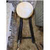 Image 4 : (2) Stools, and (2) Plant Planters