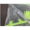 Image 4 : (2) Extendable car snow brushes and ice scrapers in blue and green. (New)