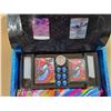 Image 2 : 200+ pokemon cards, 2 promo's and accessories in a case