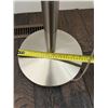 Image 2 : Lamp 5ft 11in.
