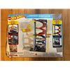 Image 2 : Hot Wheels City – Transforming Race Tower. NOS. Box is damaged.
