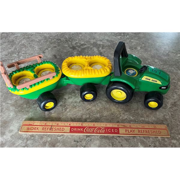 John Deere ‘Johnny Tractor Animal Sounds Hayride’ by Tomy. Missing Farmer and Anim