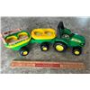 Image 1 : John Deere ‘Johnny Tractor Animal Sounds Hayride’ by Tomy. Missing Farmer and Anim