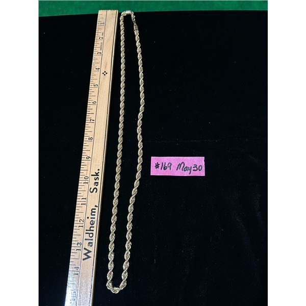 30” gold coloured chain, so markings, magnetic, 62 g.