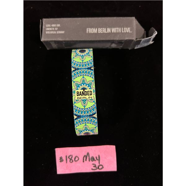 Decorative expansion bracelet from Berlin, never worn
