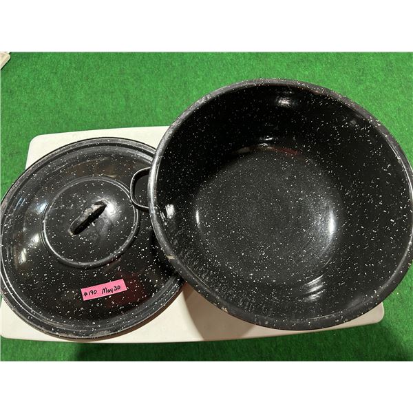 Large enamel bread pan with lid