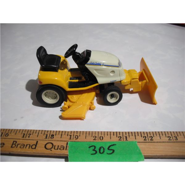 ERTL 1/16 Scale Diecast Cub Cadet Lawn Plus Garden tractor