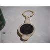 Image 3 : Canada Dry Plastic Bottle Cap Top/Magnet Plus Glass Cup