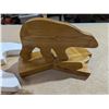 Image 3 : Lot of (3) Wood Décor Polar bears