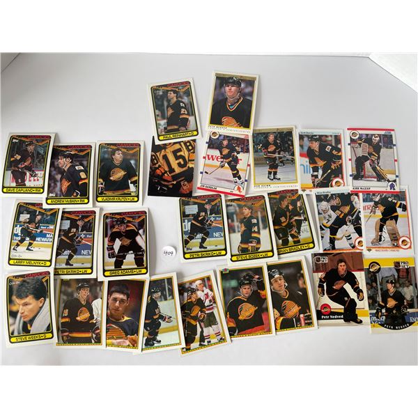 27 vintage hockey cards