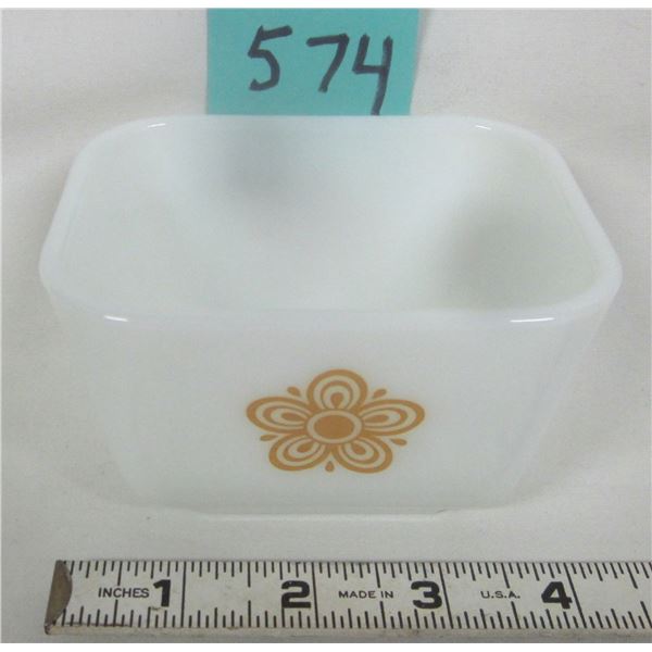 Vintage Pyrex 501-B Butterfly Gold 1 ½ c Refrigerator Dish