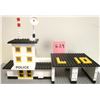 Image 6 : Vintage 1975 Lego #585 POLICE HEADQUARTERS