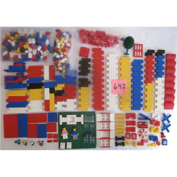 Vintage 1994 Lego #1708 – Blue Ribbon Savings Universal 650 pc Set