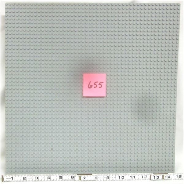 Vintage 1985 15”x15” (48 peg x 48 peg) Old Grey Baseplate