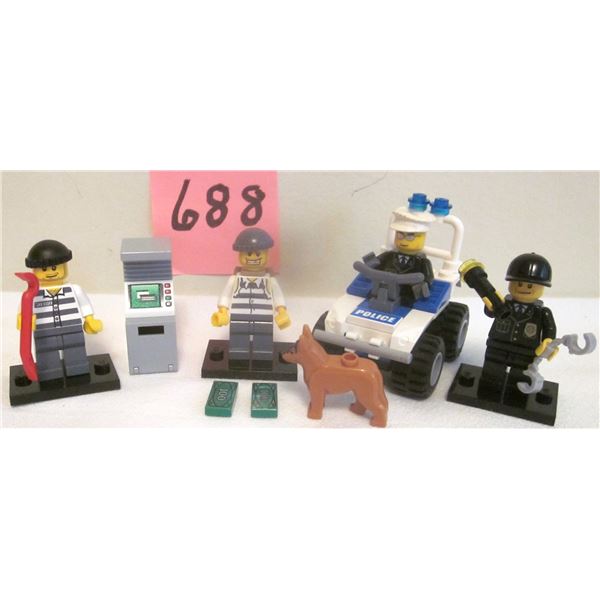 2011 Lego #7279 POLICE MINI FIGURE SET