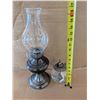 Image 4 : (2) Oil Lamps (1) Screw Top and Chimney