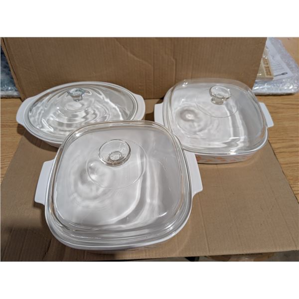 (3) Oven Dish Ware (2) Pyrex w/ Lids