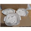 Image 1 : (3) Oven Dish Ware (2) Pyrex w/ Lids
