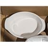 Image 5 : (3) Oven Dish Ware (2) Pyrex w/ Lids